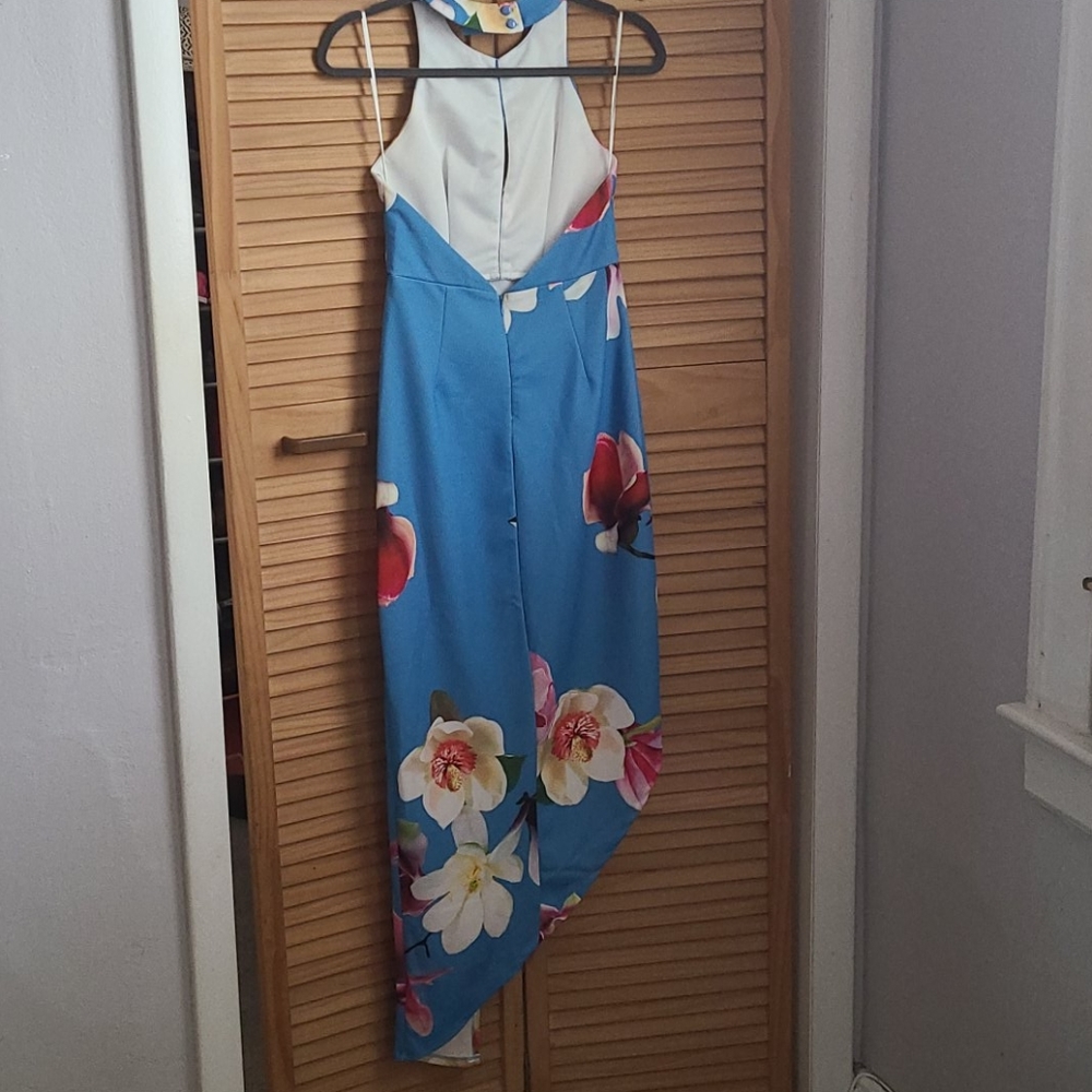 Floral drees.         * - Picture 2 of 3